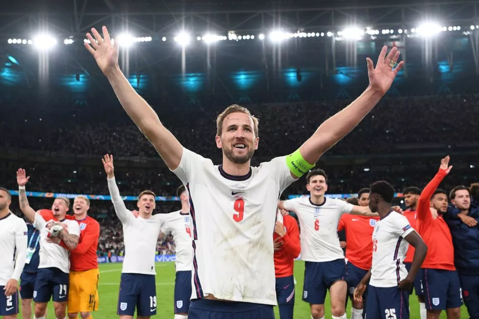 乌克兰队迎来胜利，晋级淘汰赛